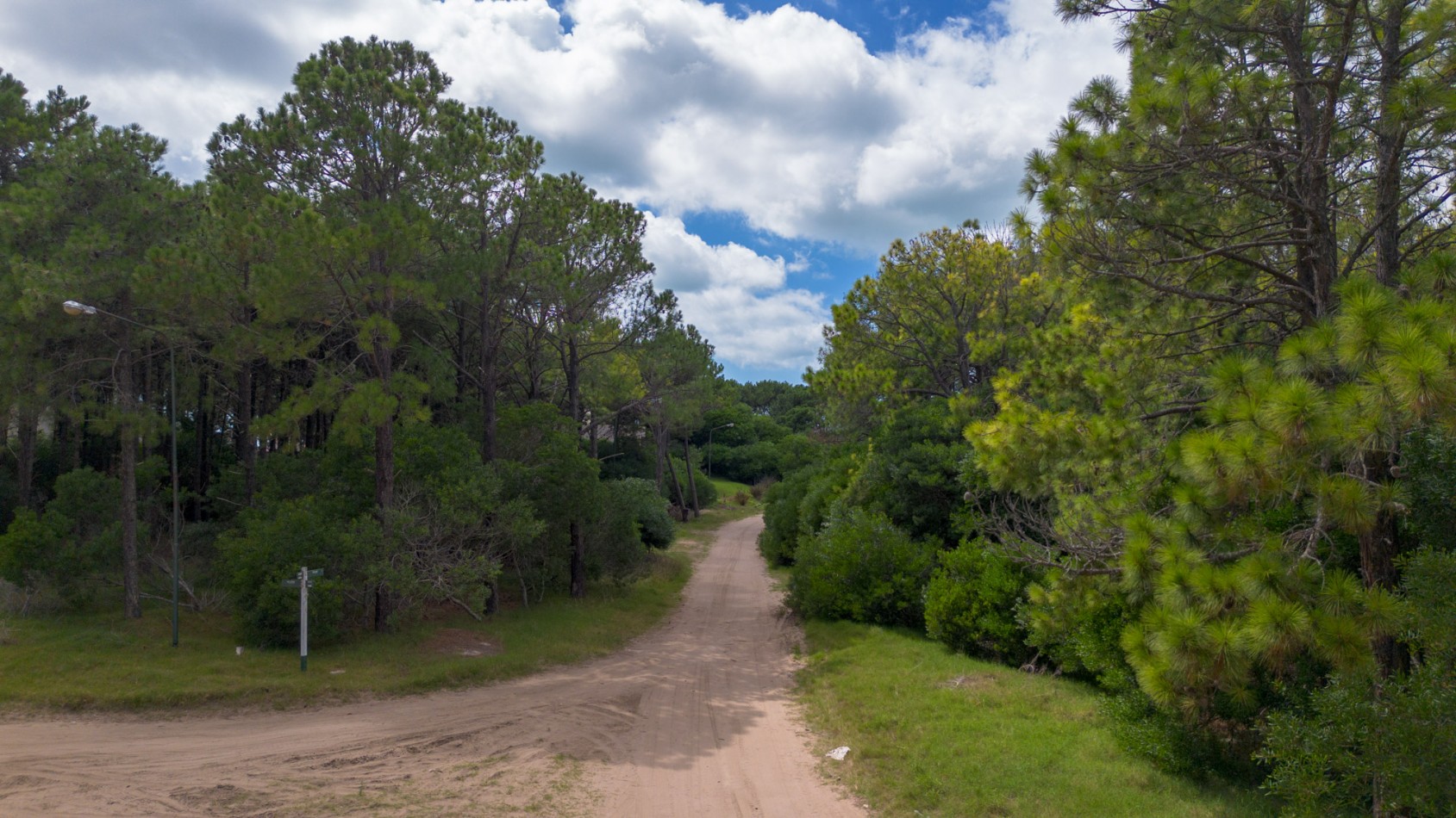 LOTE EN VENTA EN PINAMAR NORTE - ENTORNO RESIDENCIAL Y ZONA TRANQUILA