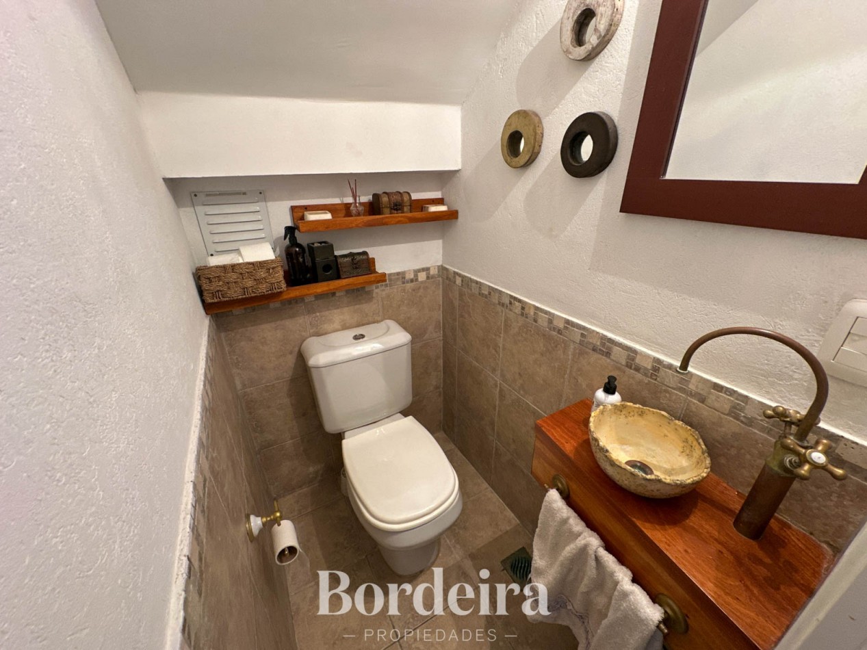 CASA EN VENTA EN PINAMAR NORTE - 5 AMBIENTES CON JARDIN, PLAYROOM Y SUITES