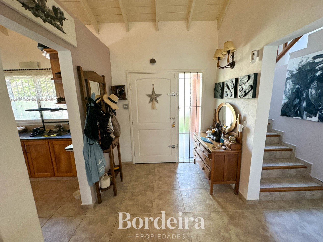 CASA EN VENTA EN PINAMAR NORTE - 5 AMBIENTES CON JARDIN, PLAYROOM Y SUITES