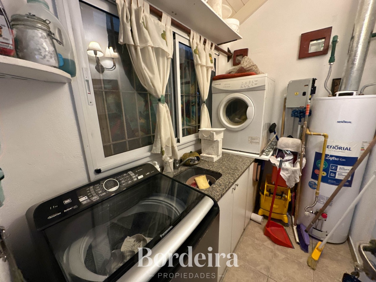 CASA EN VENTA EN PINAMAR NORTE - 5 AMBIENTES CON JARDIN, PLAYROOM Y SUITES