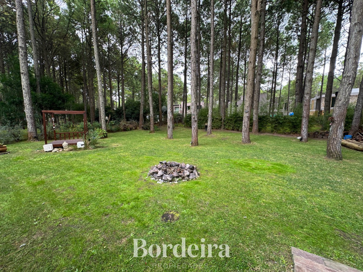 CASA EN VENTA EN PINAMAR NORTE - 5 AMBIENTES CON JARDIN, PLAYROOM Y SUITES