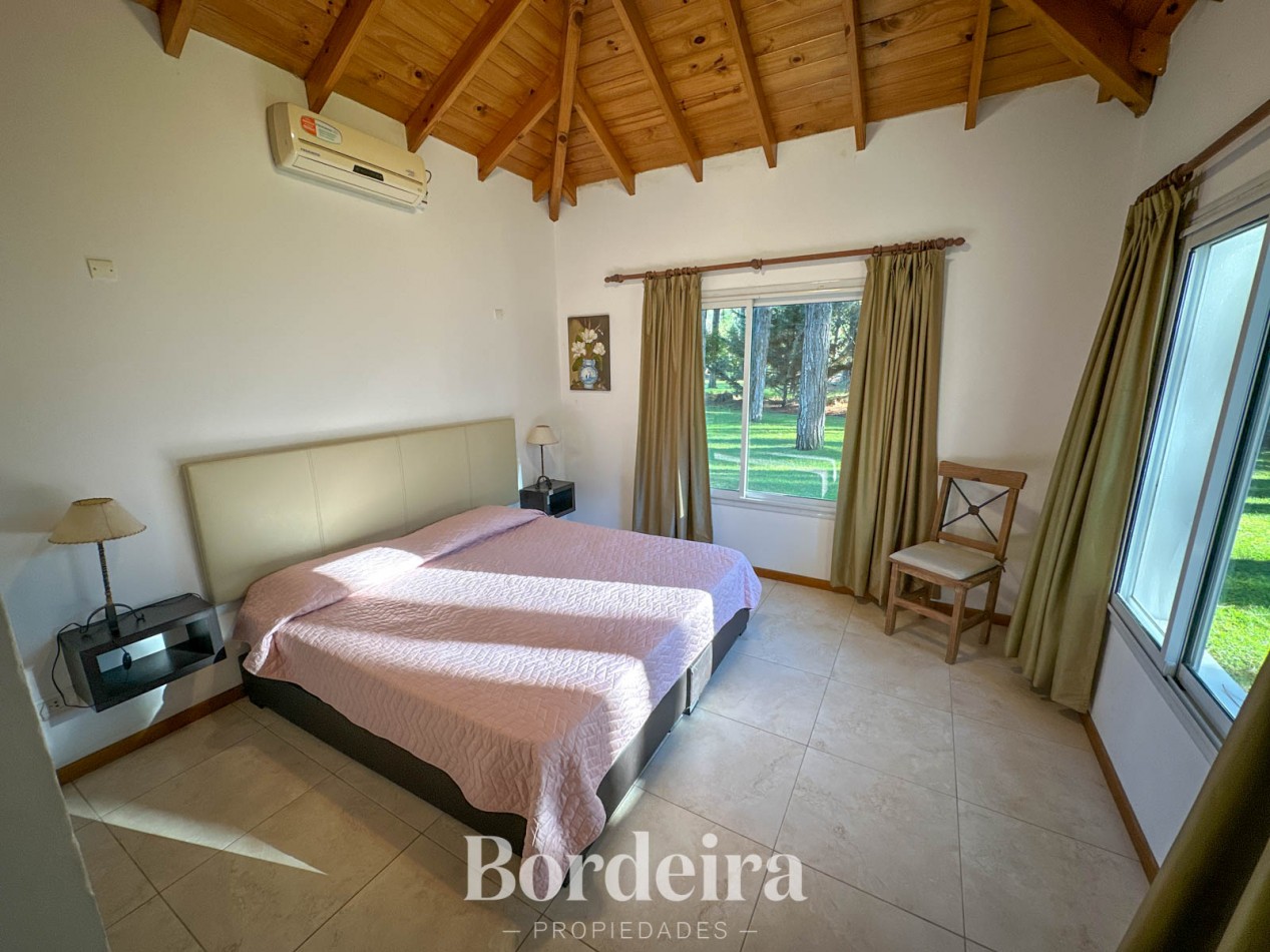 CASA EN VENTA EN PINAMAR NORTE - 3 AMBIENTES CON JARDIN, IDEAL VIVIENDA PERMANENTE