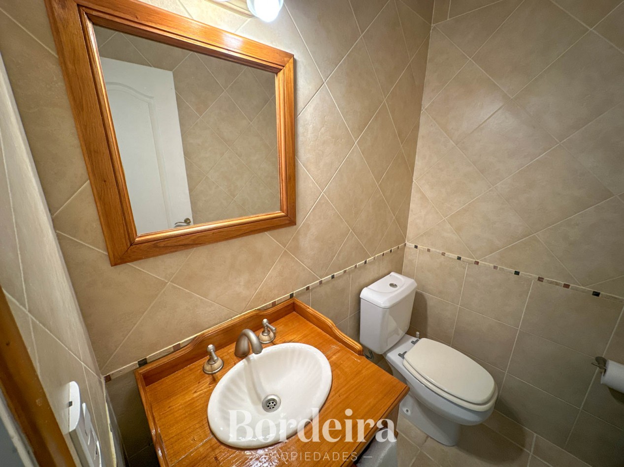 CASA EN VENTA EN PINAMAR NORTE - 3 AMBIENTES CON JARDIN, IDEAL VIVIENDA PERMANENTE