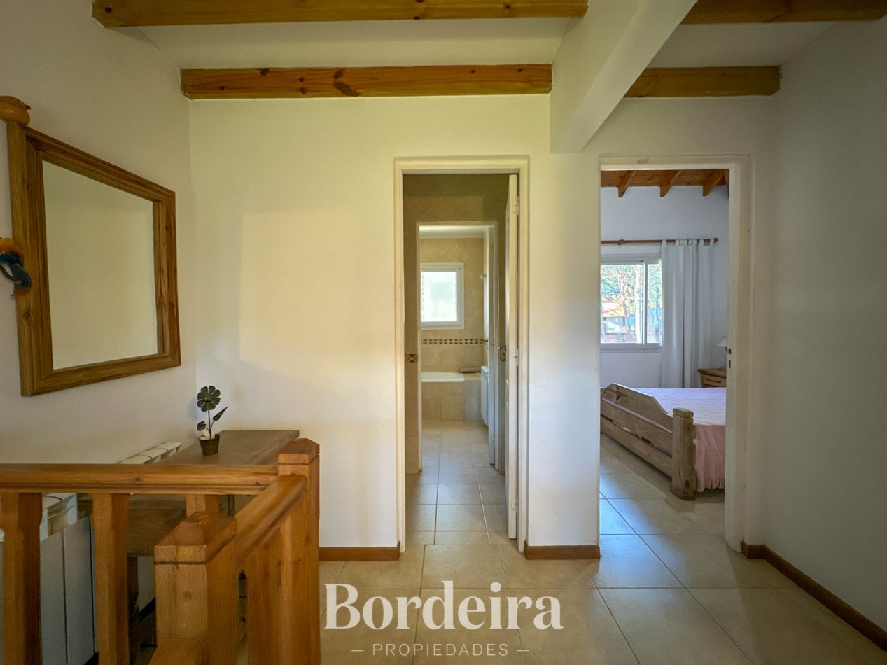 CASA EN VENTA EN PINAMAR NORTE - 3 AMBIENTES CON JARDIN, IDEAL VIVIENDA PERMANENTE