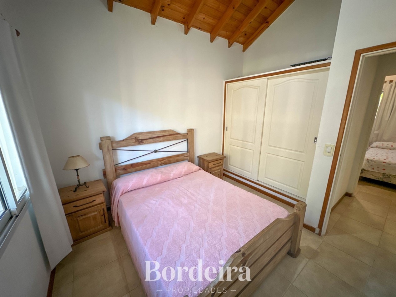 CASA EN VENTA EN PINAMAR NORTE - 3 AMBIENTES CON JARDIN, IDEAL VIVIENDA PERMANENTE