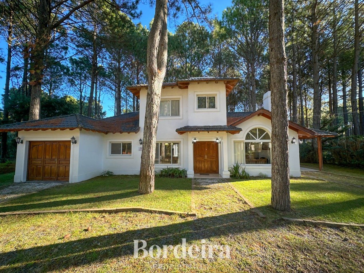 CASA EN VENTA EN PINAMAR NORTE - 3 AMBIENTES CON JARDIN, IDEAL VIVIENDA PERMANENTE