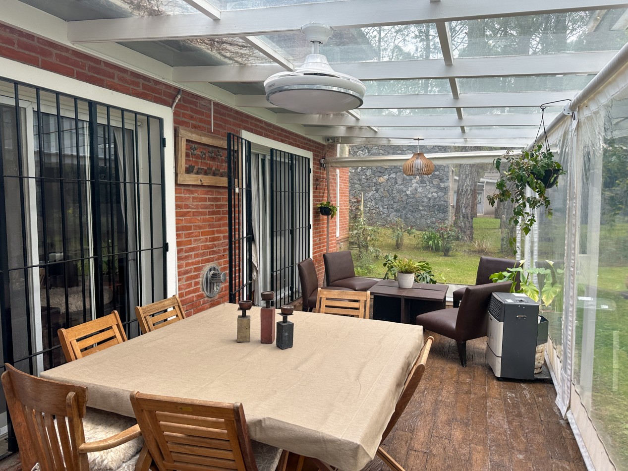 CASA EN VENTA EN PINAMAR NORTE - 5 AMBIENTES CON JARDIN, PLAYROOM Y SUITES