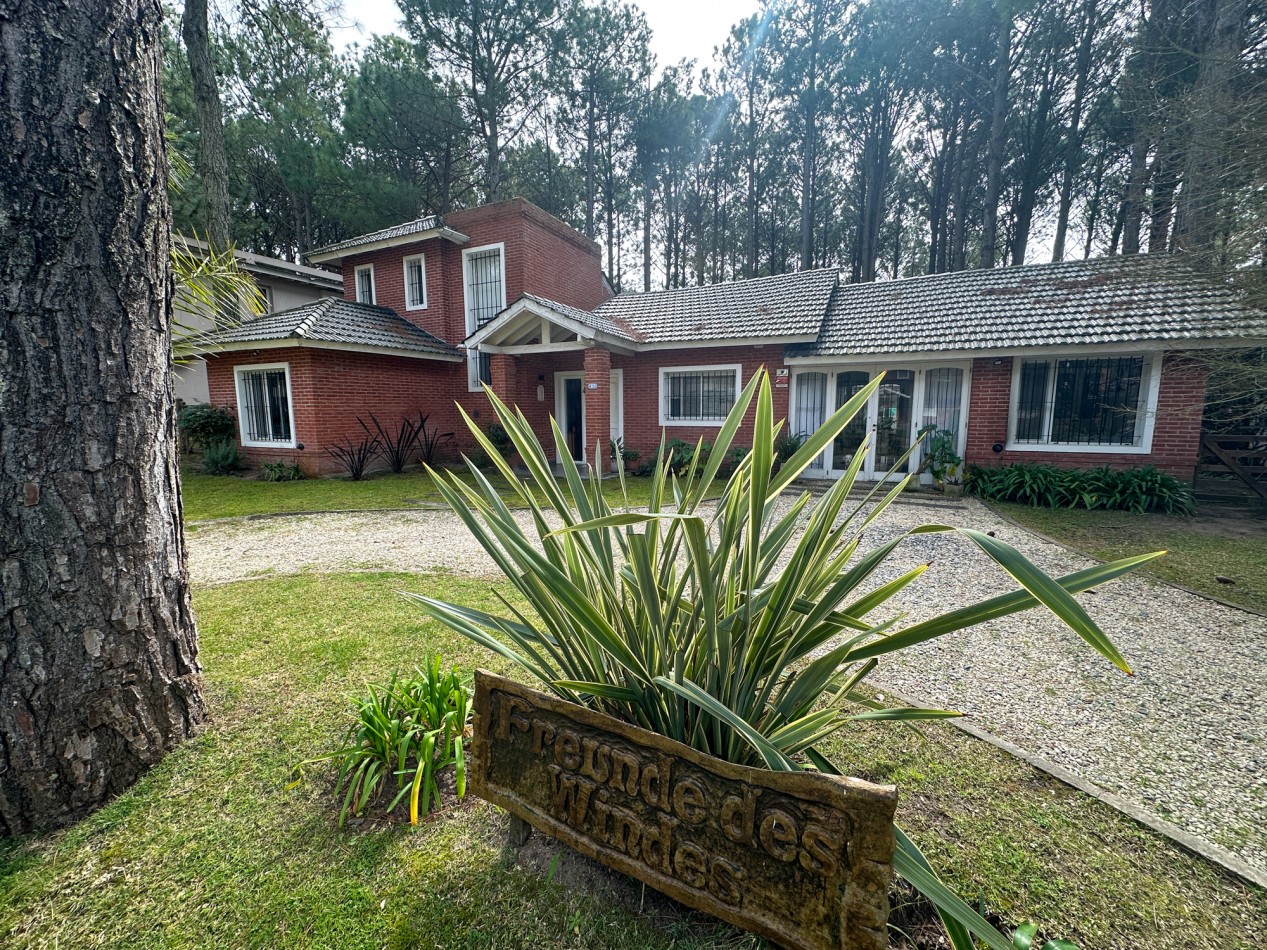 CASA EN VENTA EN PINAMAR NORTE - 5 AMBIENTES CON JARDIN, PLAYROOM Y SUITES