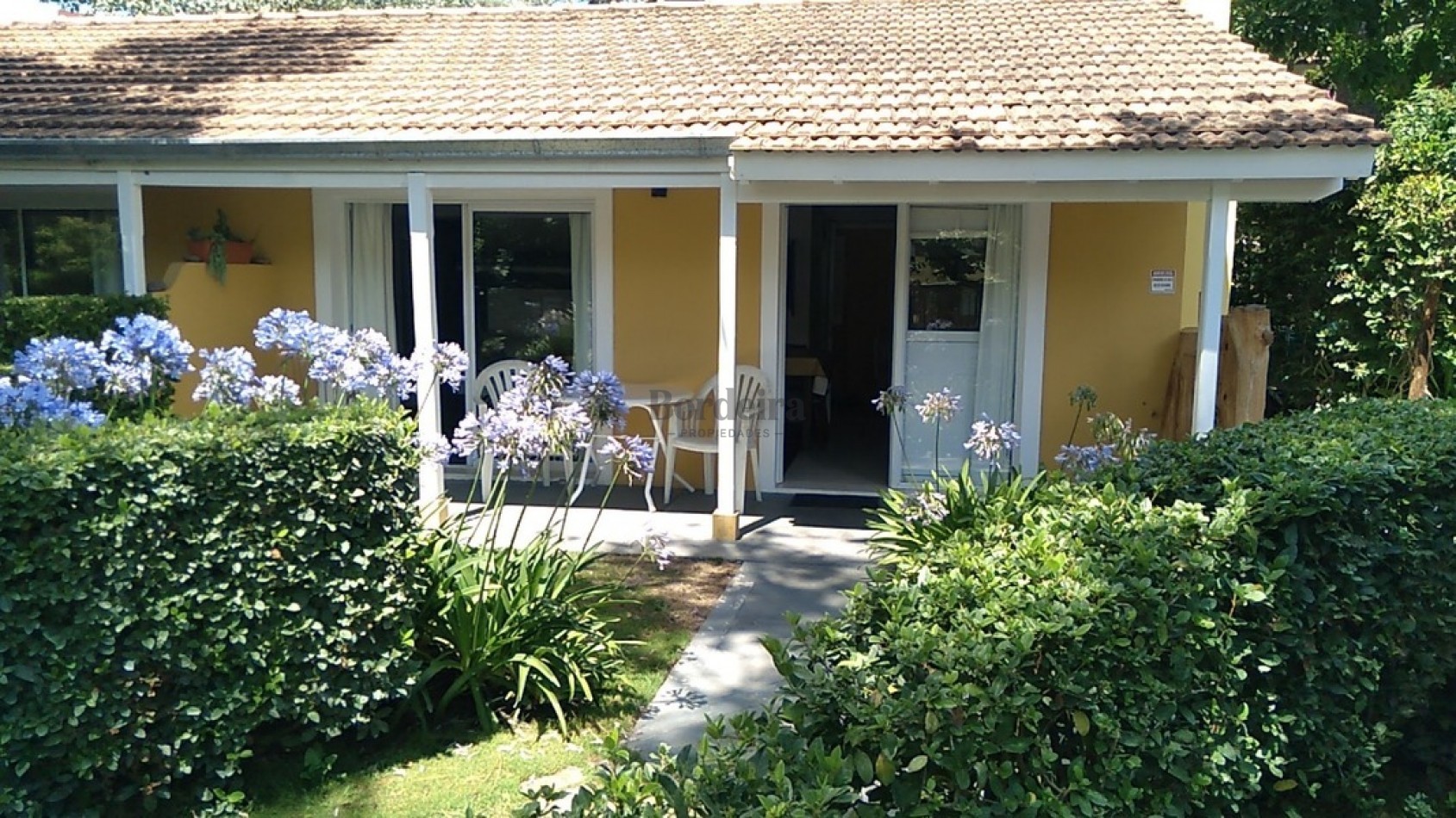 Venta Villa Gesell Departamentos Complejo de 6 unidades cerca del mar