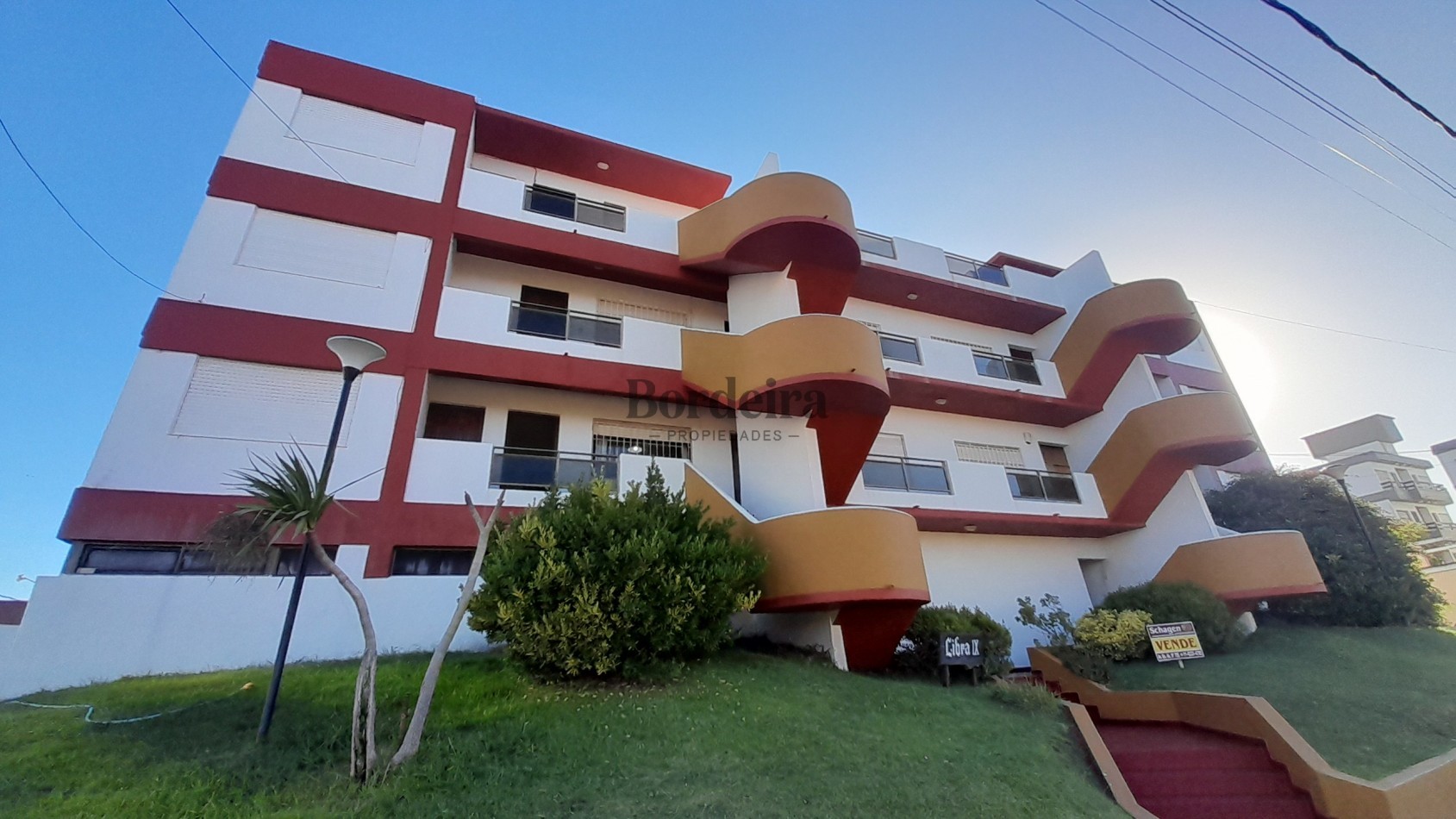 Venta Departamento Villa Gesell con cochera y baulera