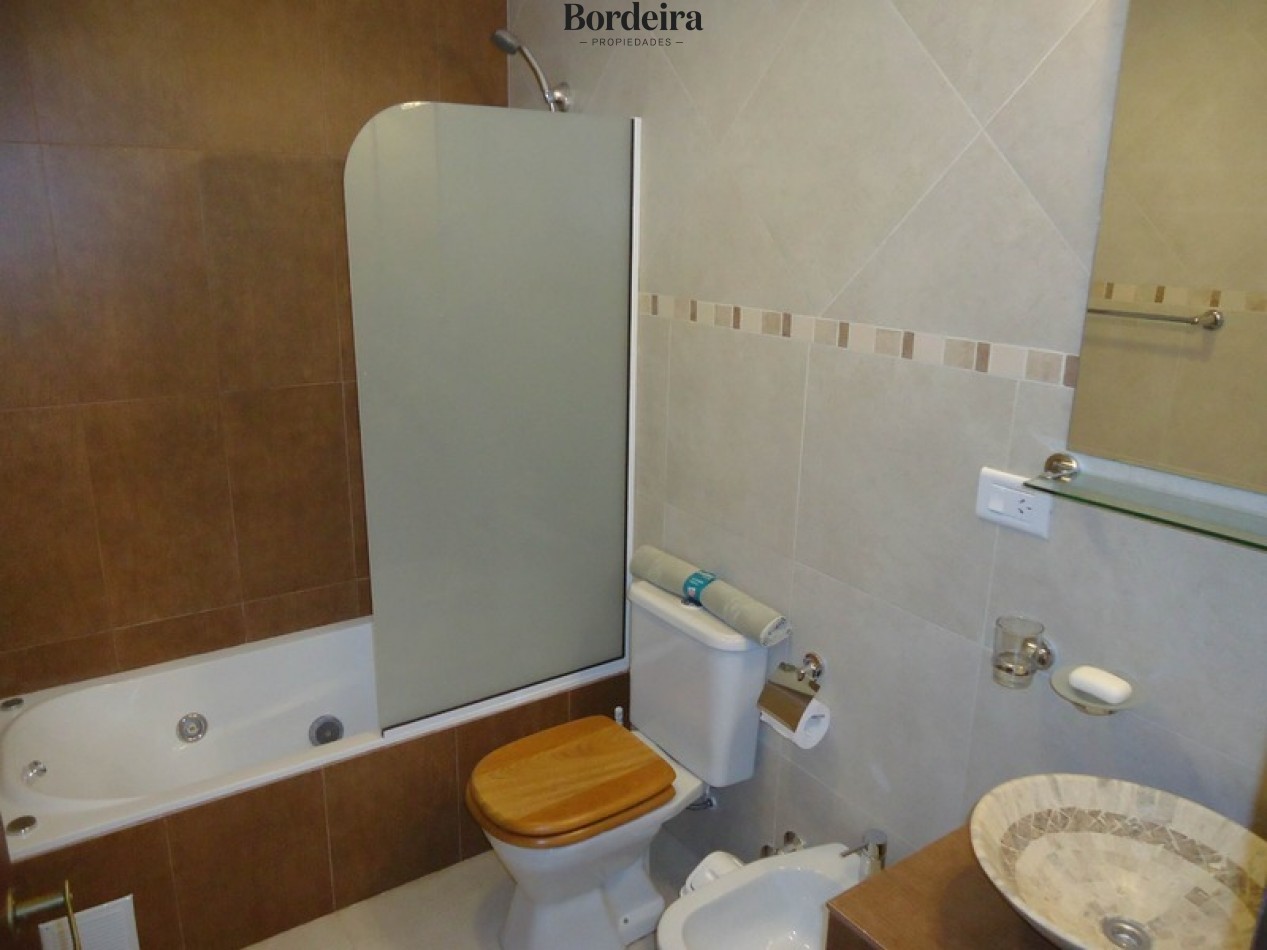 Venta Villa Gesell Departamentos Complejo de 6 unidades cerca del mar