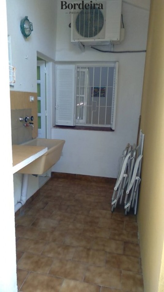 Venta Villa Gesell Departamentos Complejo de 6 unidades cerca del mar