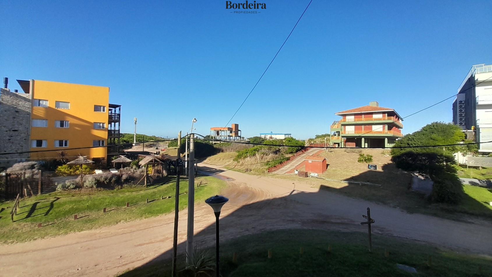 Venta Departamento Villa Gesell con cochera y baulera