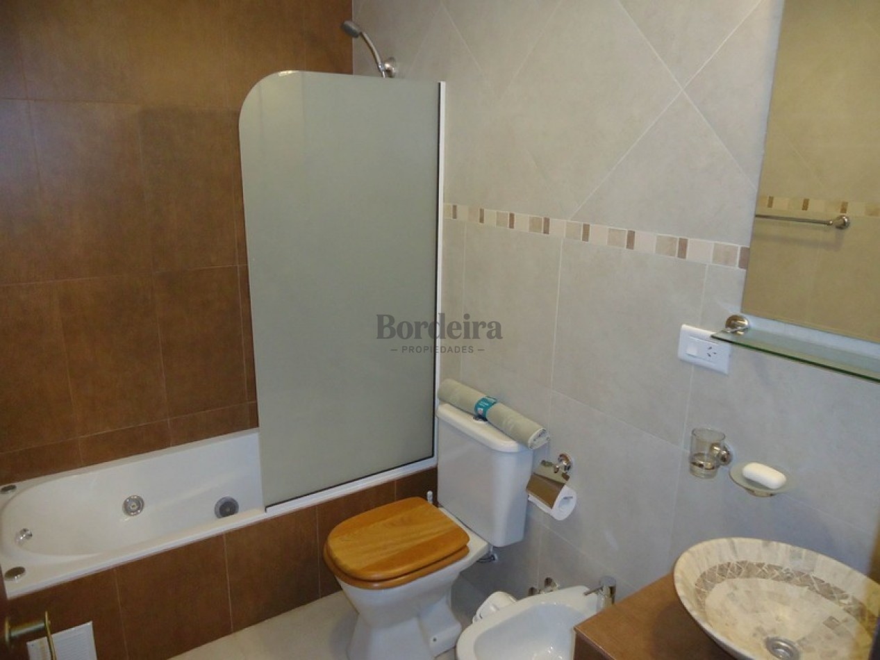 Venta Villa Gesell Departamentos Complejo de 6 unidades cerca del mar