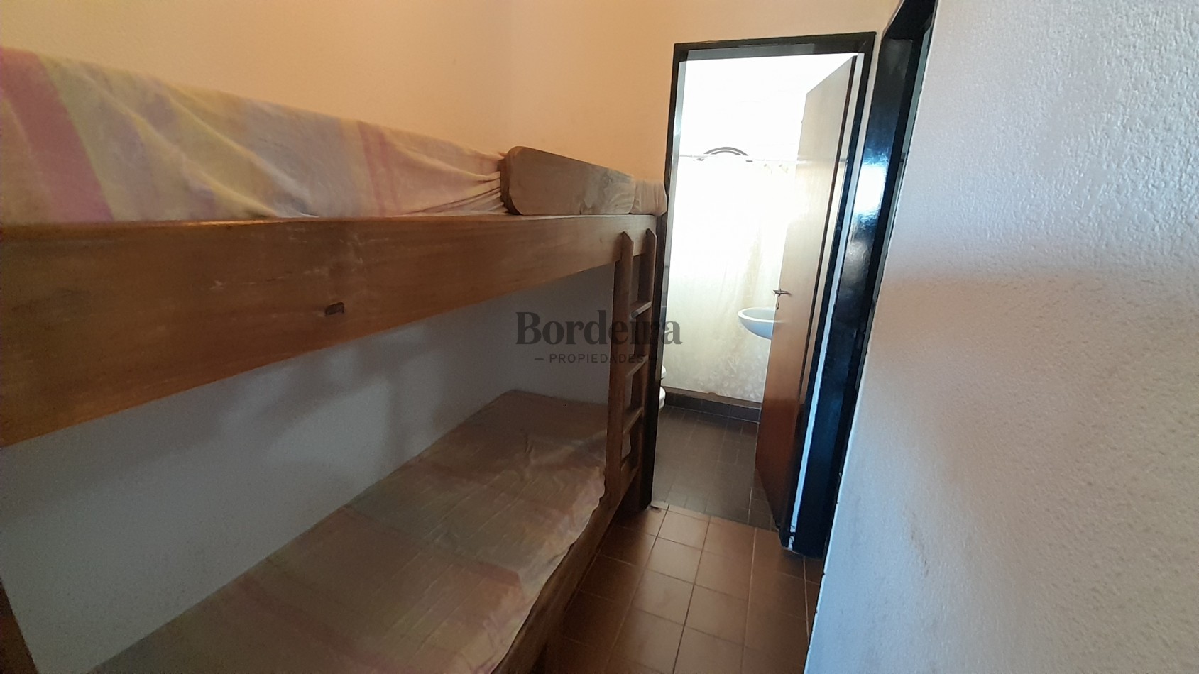 Venta Departamento Villa Gesell con cochera y baulera