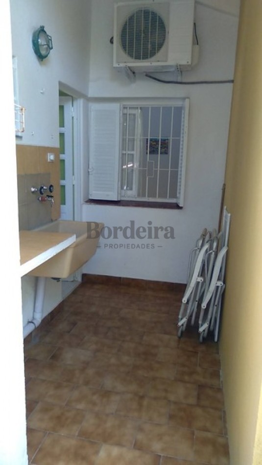 Venta Villa Gesell Departamentos Complejo de 6 unidades cerca del mar