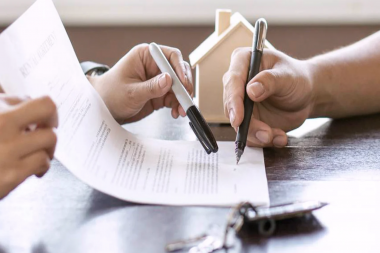 Más gente dona una propiedad en vez de dejarla en herencia: cómo funciona y cuánto cuesta